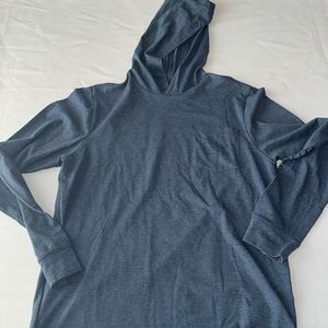Boy’s Vineyard Vine hooded tee shirt